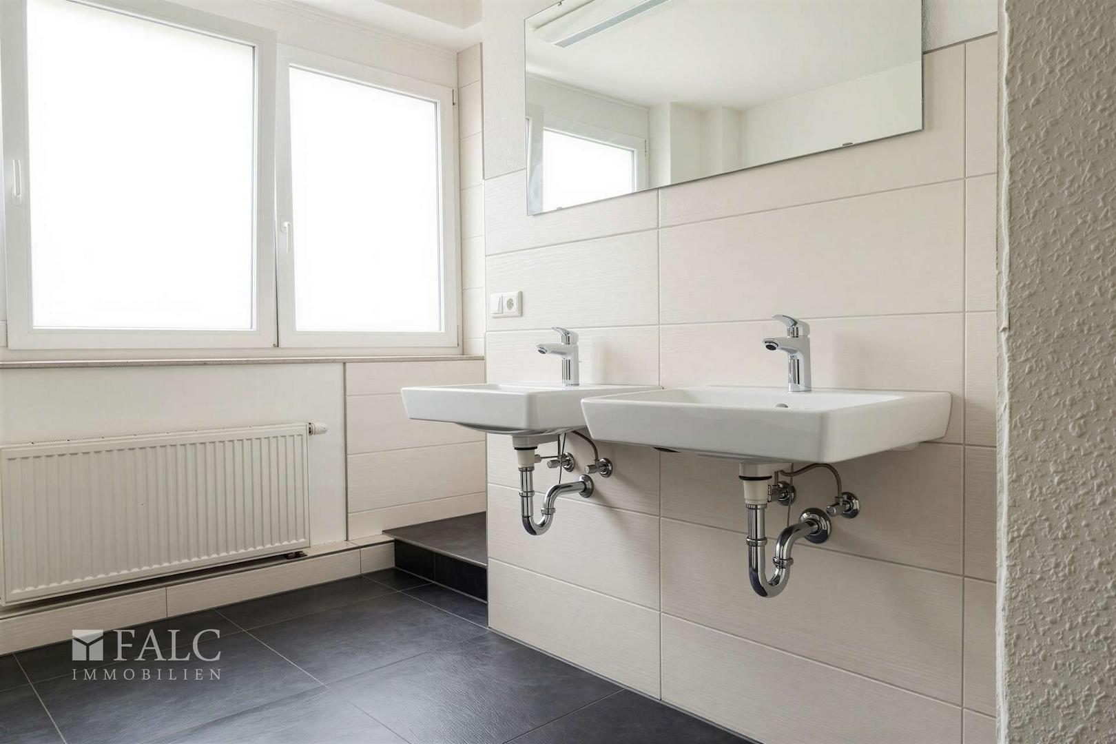 Badezimmer 1 - (KI bearbeitet)