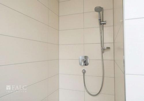 Badezimmer 1 - (KI bearbeitet)