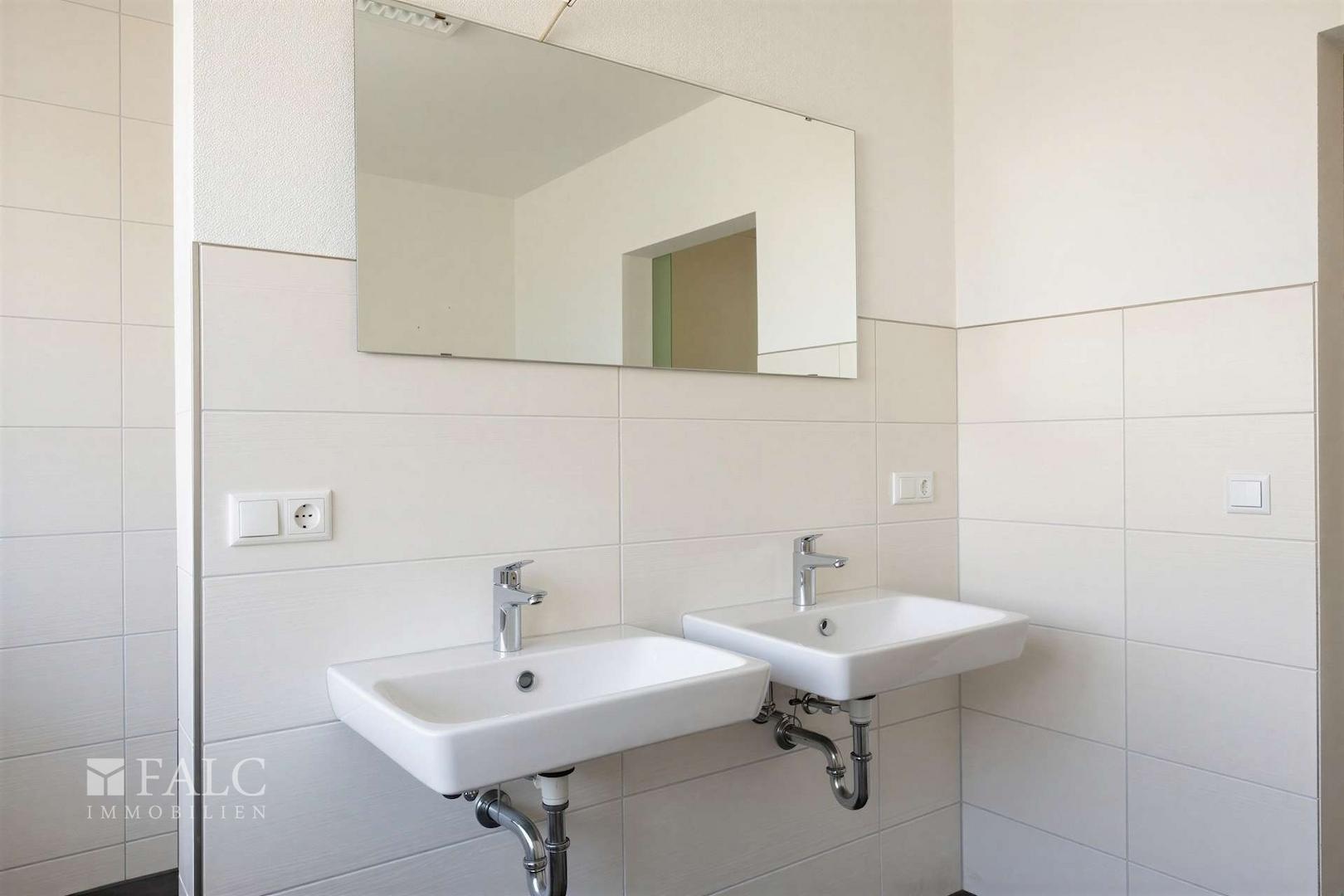   Badezimmer 1 - (KI bearbeitet)