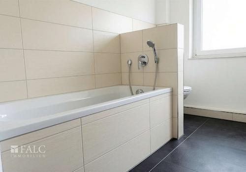 Badezimmer 1 - (KI bearbeitet)