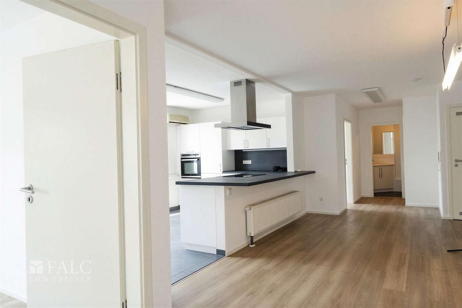 Küche + Diele - (KI bearbeitet)