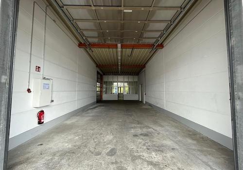 Halle 4, von außen nach innen