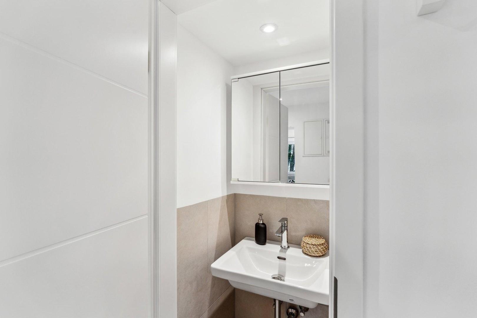 zusätzliches Waschbecken