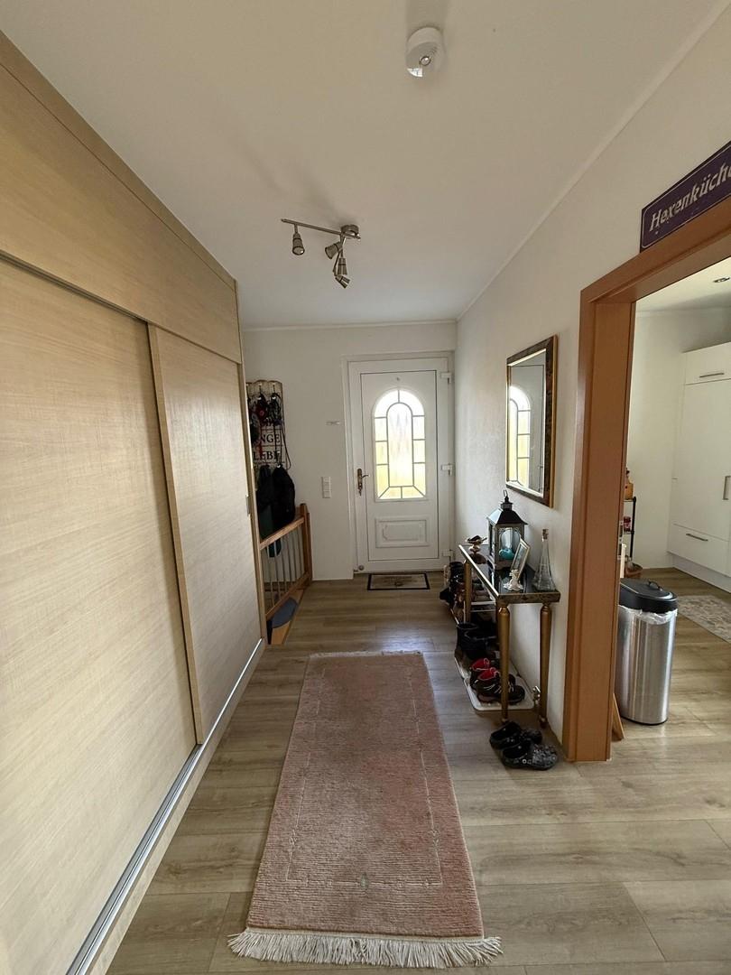 Flur mit Einbauschrank