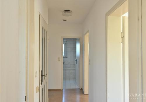 EG Flur Richtung Bad