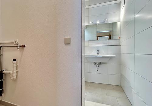 Badezimmer mit Waschmaschinenanschluss