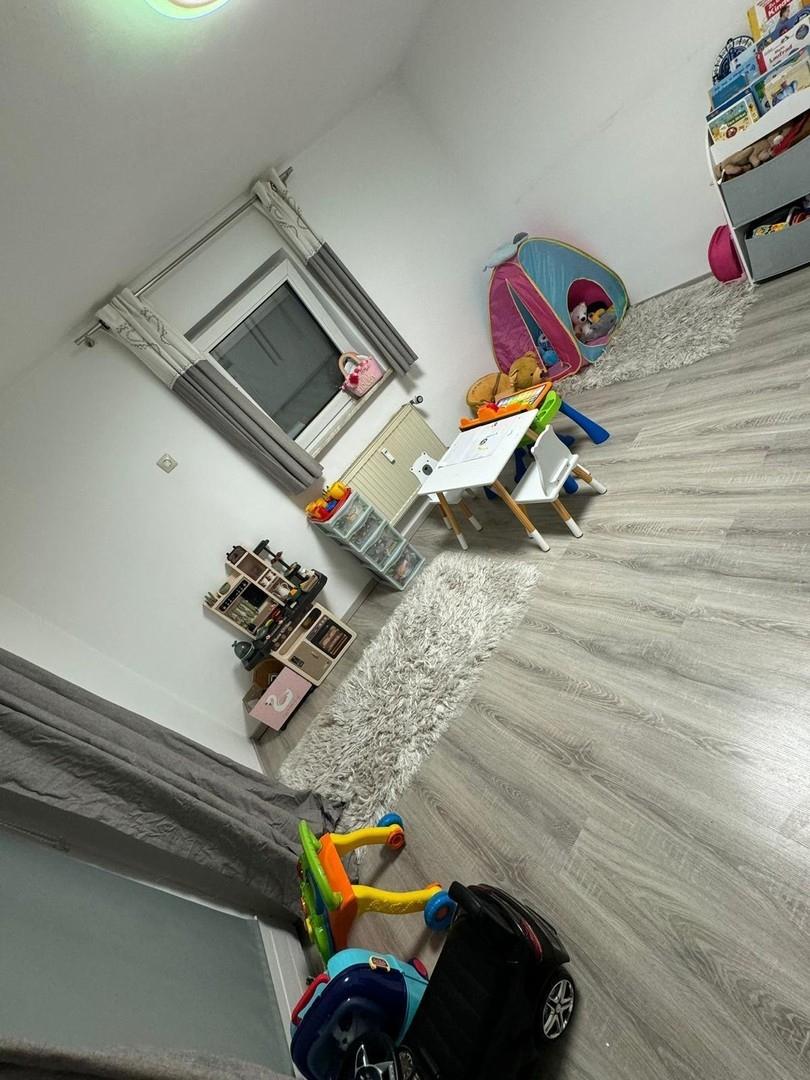 WG 2 OG Schlaf-/Kinderzimmer