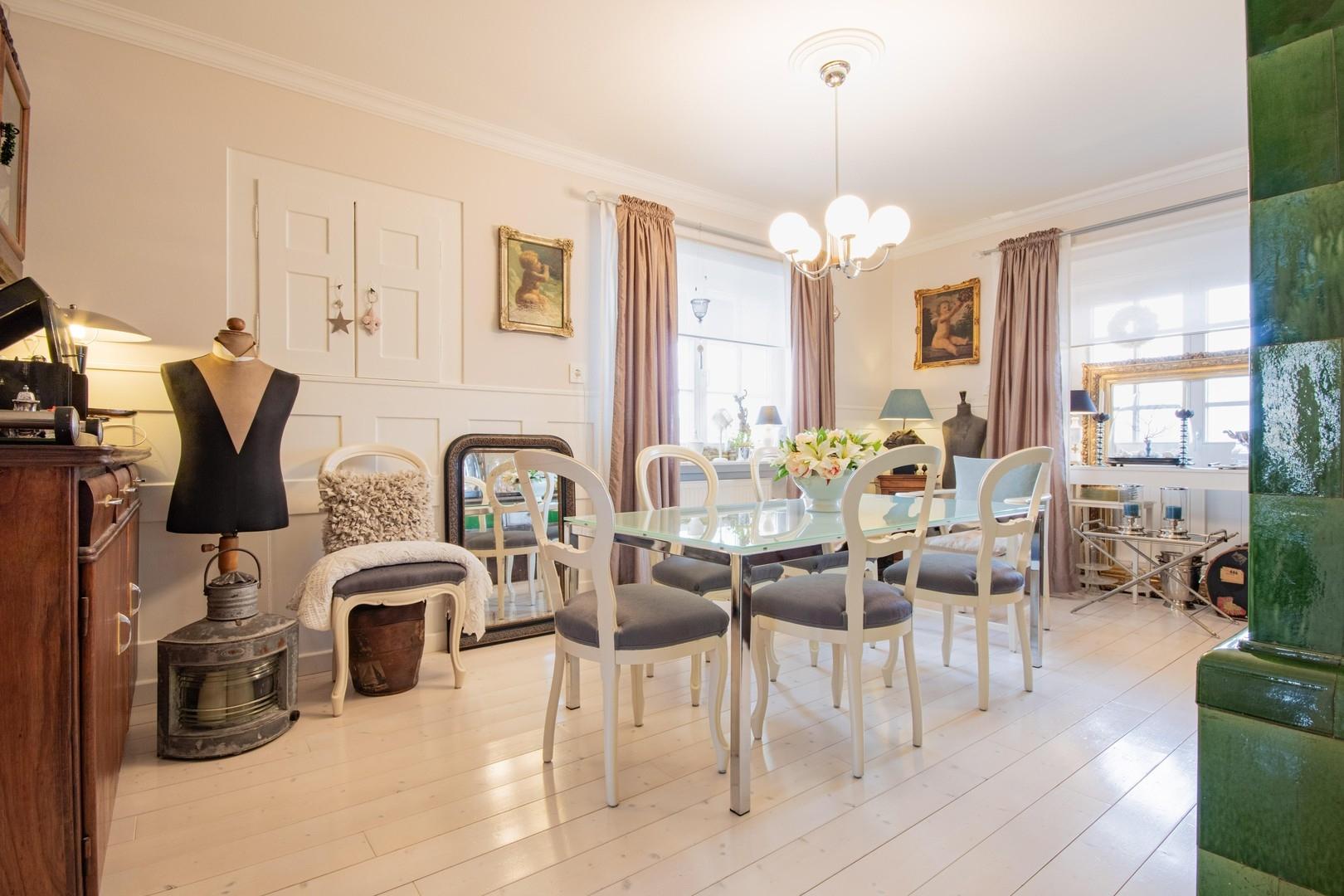 Esszimmer mit anderen Stühlen