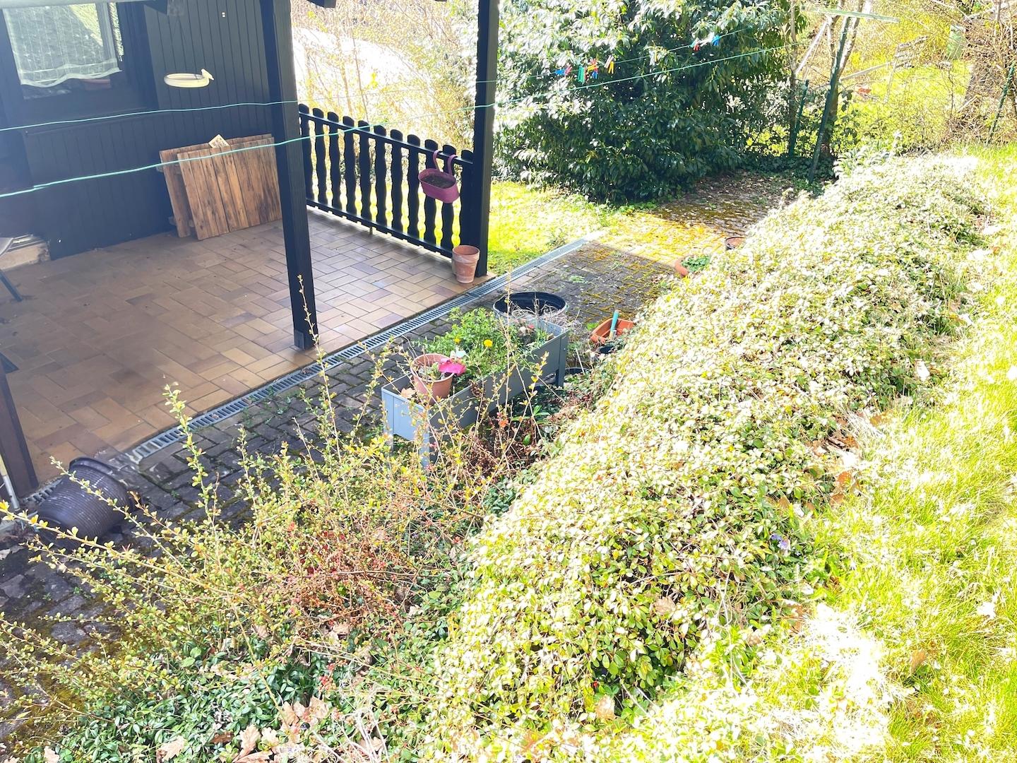 Überdachte Terrasse (EG)