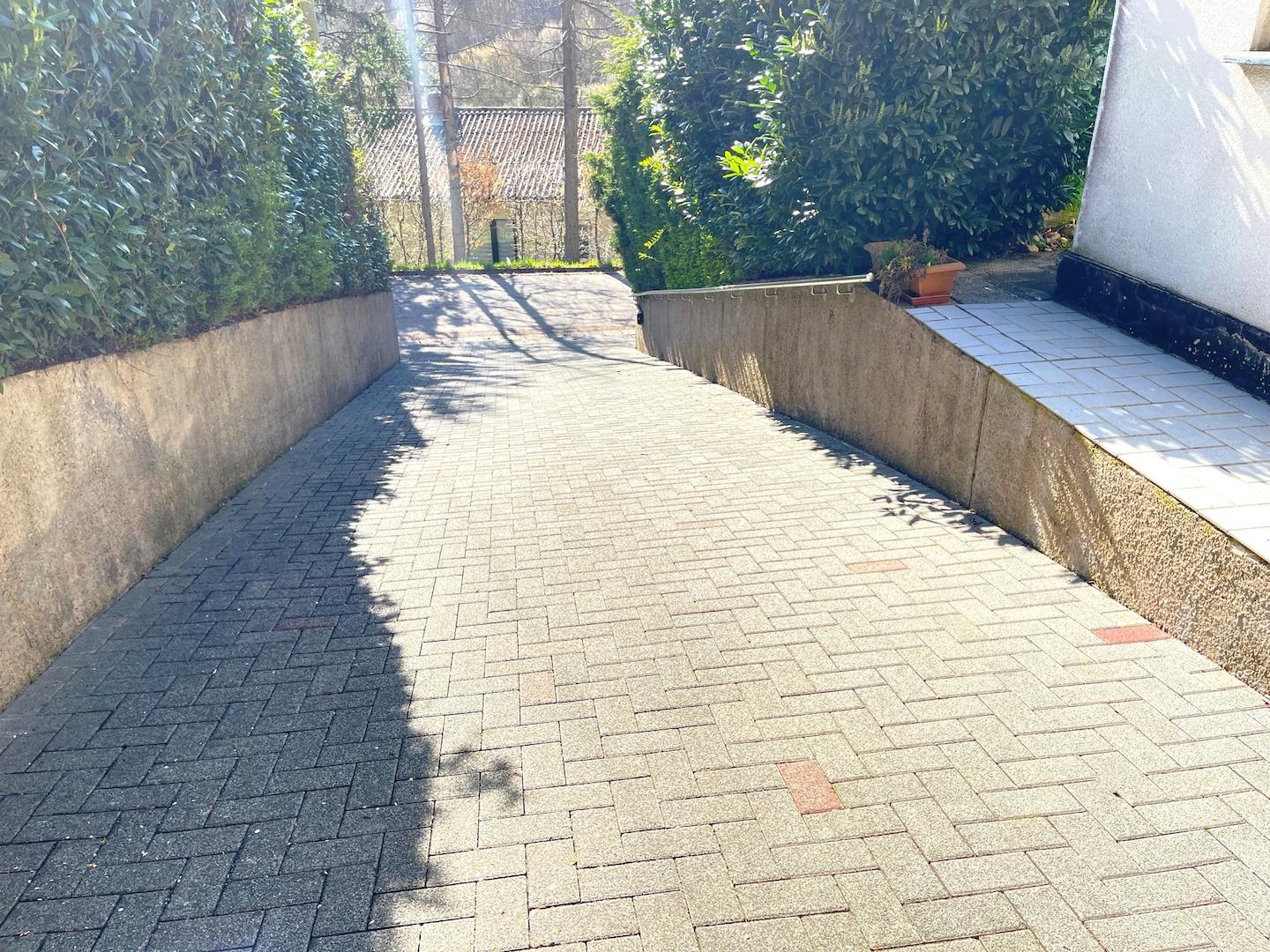 Zufahrt zum Hauseigang