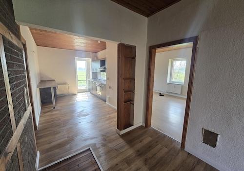 Flur mit Kriechkellerzugang