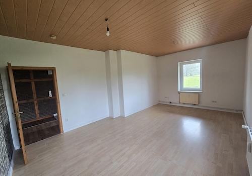 Wohnzimmer_Blick in Raum