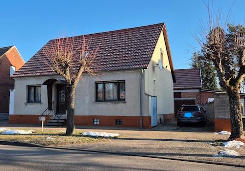 Vorder- und Seitenansicht