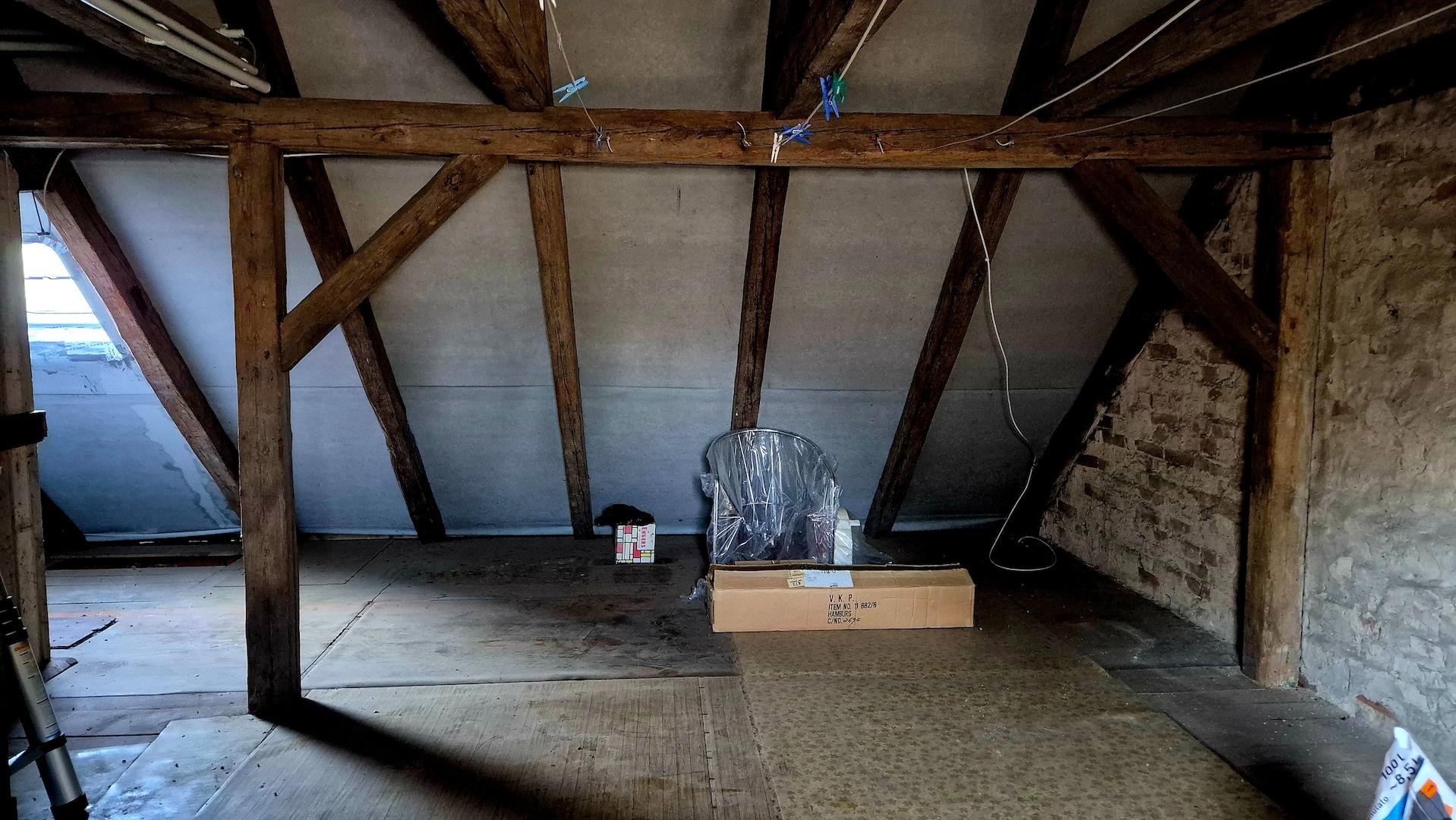 Dachboden - ausbaufähig