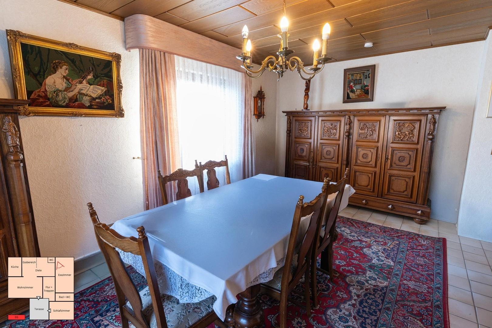 abgeschlossenes Esszimmer