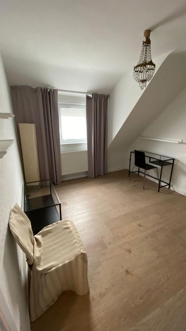 Wohn- oder Schlafzimmer 2