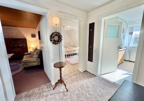 Flur 2. Wohnung Dachgeschoss