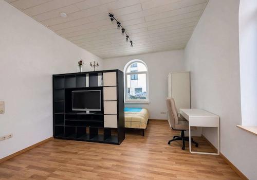 Geräumiges Wohnzimmer