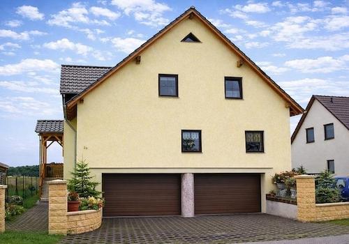 Haus mit Einfahrt TG