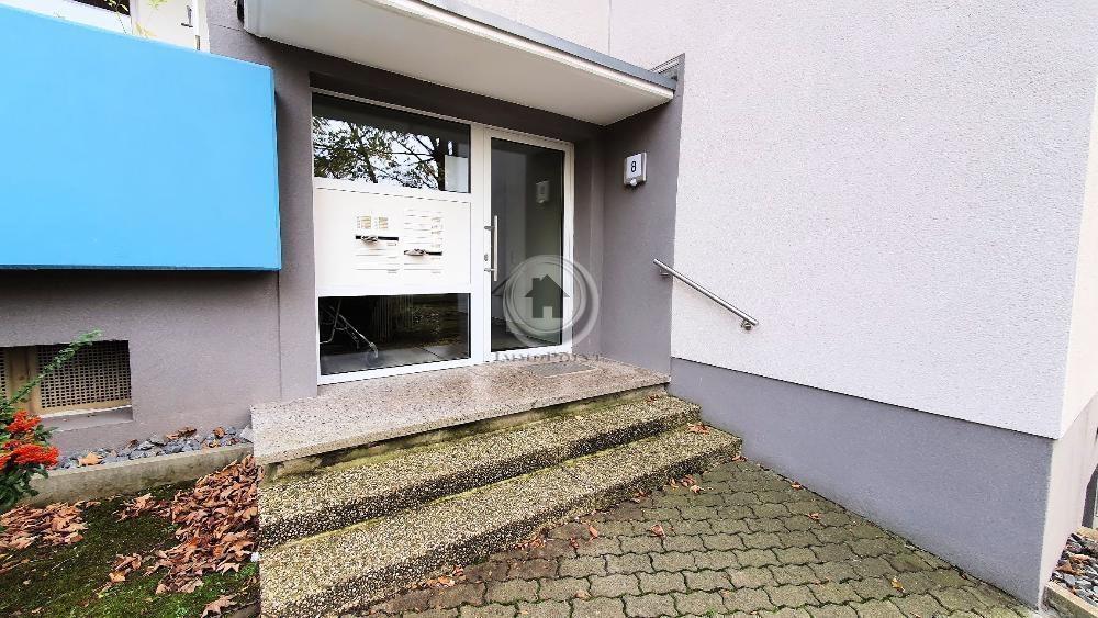 Hausansicht - Eingang 8 rechts