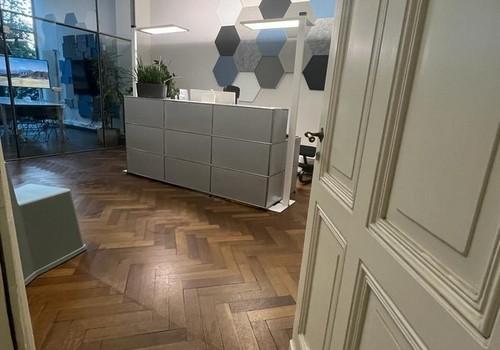 Zugang mittlerer Raum/Empfang