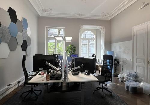 Großer Raum zur Strasse