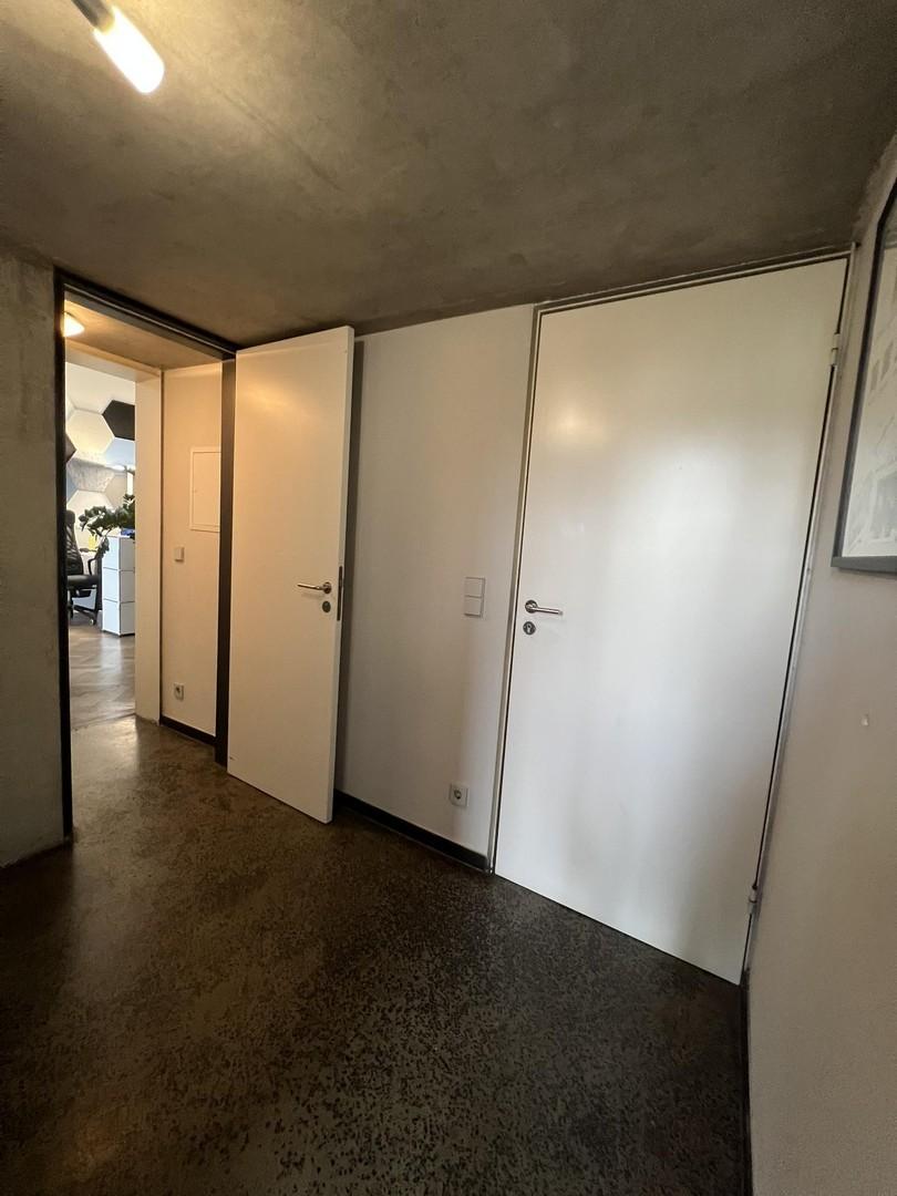 Flur EG mit separatem Zugang