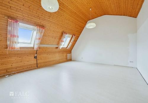 Dachgeschosszimmer ausbaufähig