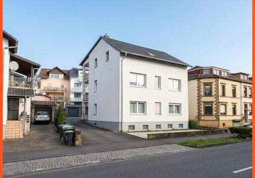 Freistehendes Dreifamilienhaus