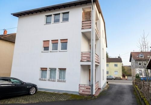 Rückansicht mit Balkonen