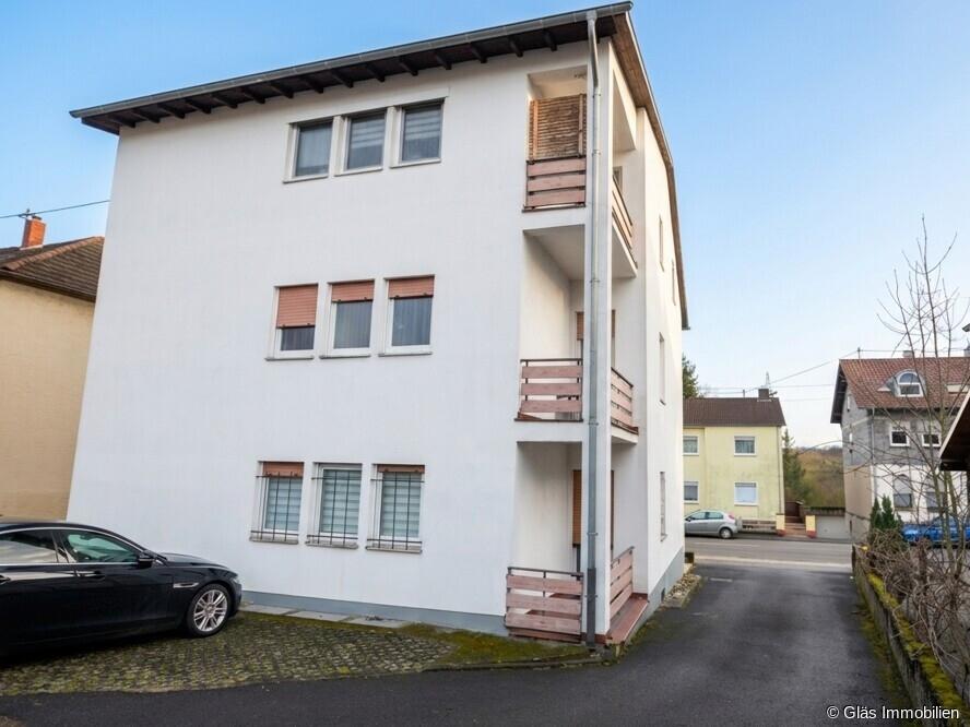 Rückansicht mit Balkonen