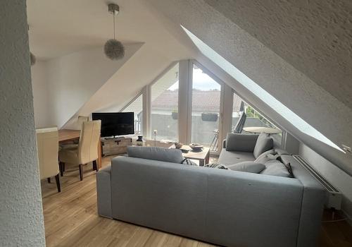 Wohnzimmer möbliert