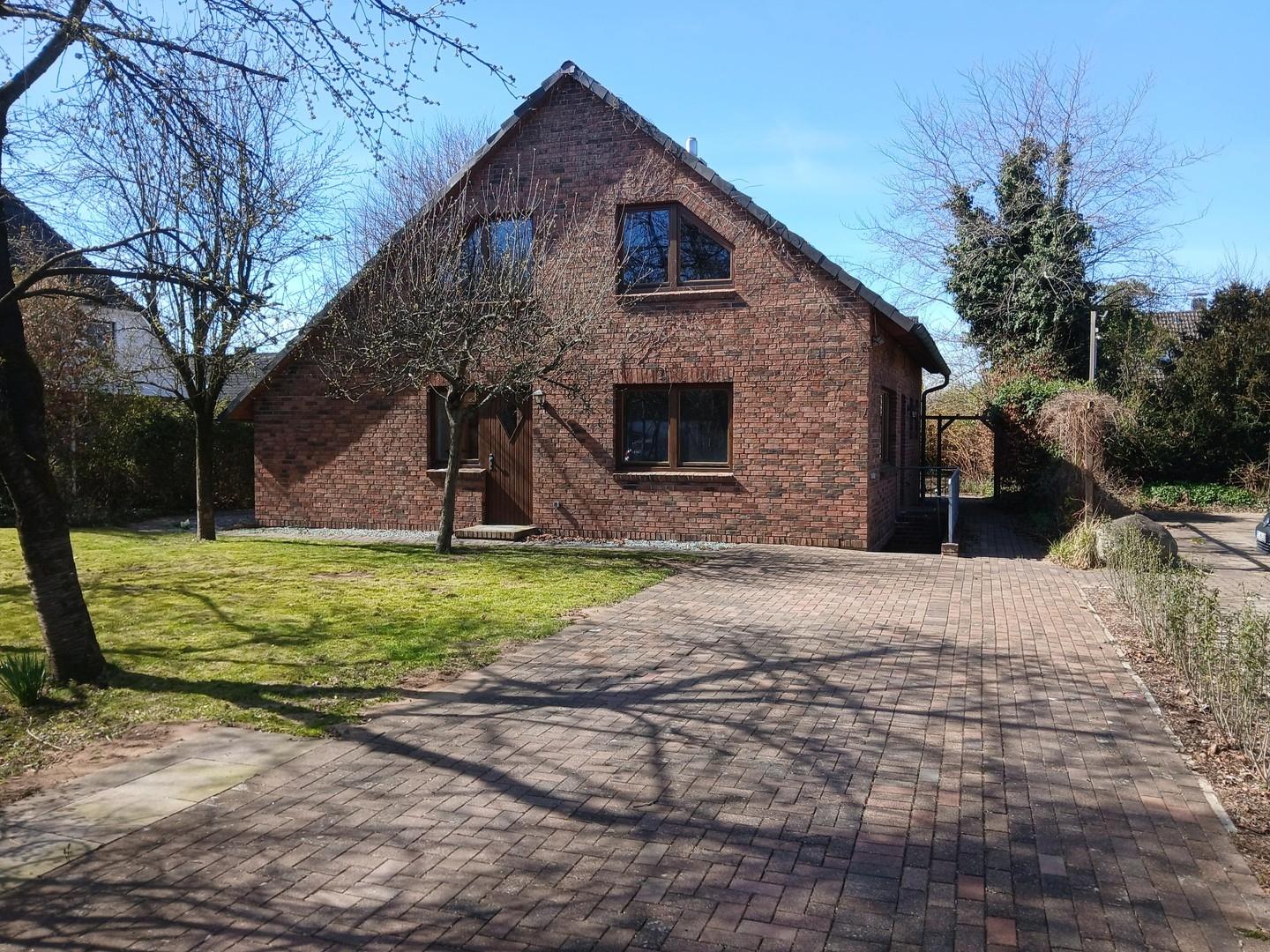 Hausseite Osten - Straßenseite