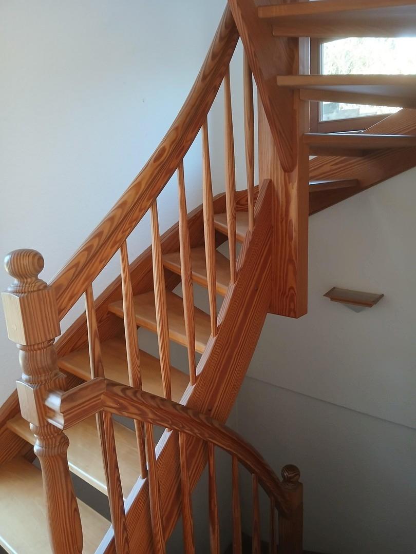 Treppe ins OG und Keller