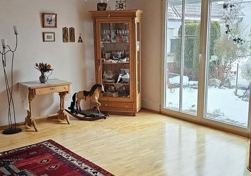 Helles freundliches Wohnzimmer