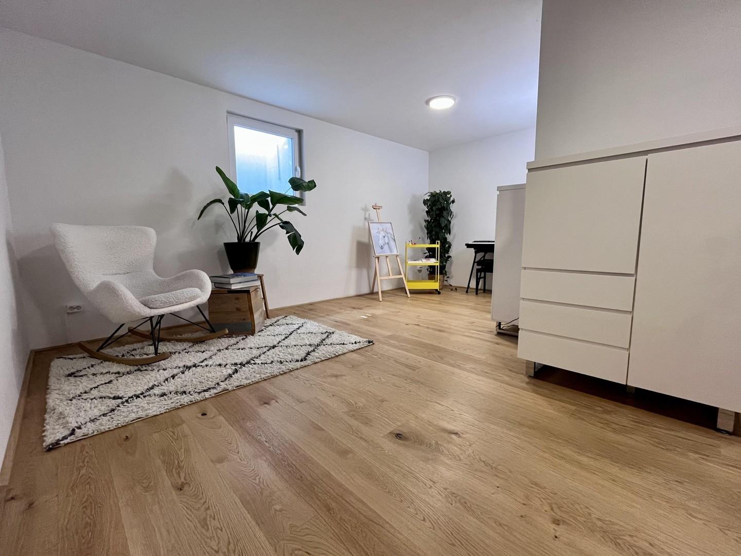 Großzügiger Hobbyraum