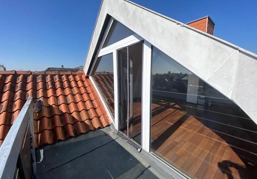 Balkon mit Panorama Fenster