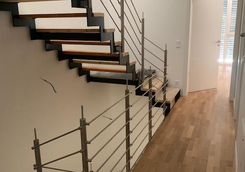 Bildaufnahme noch ohne Treppenbelag vor VM 