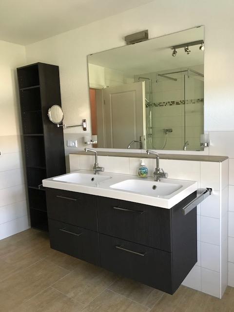 TL Duschbad Waschbecken 