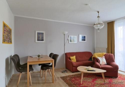 Blick ins Wohnzimmer