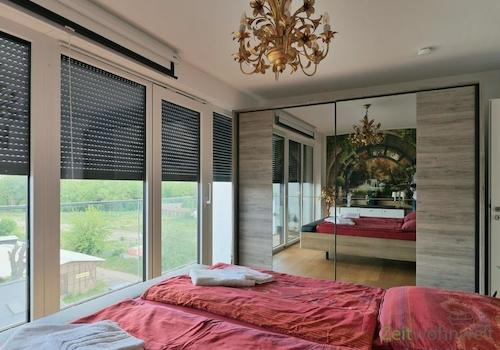 verspiegelter Kleiderschrank