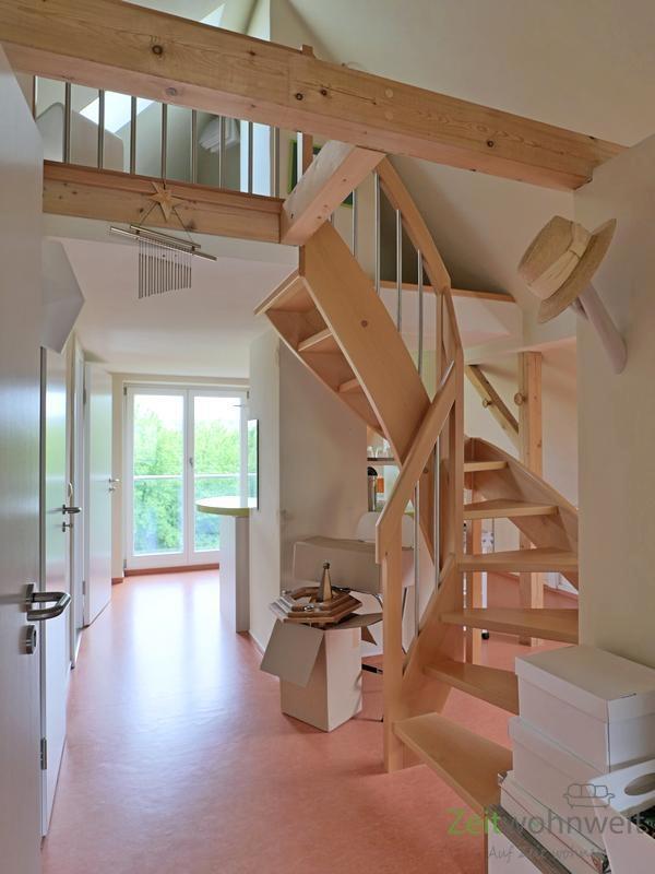 Innentreppe vom Eingang