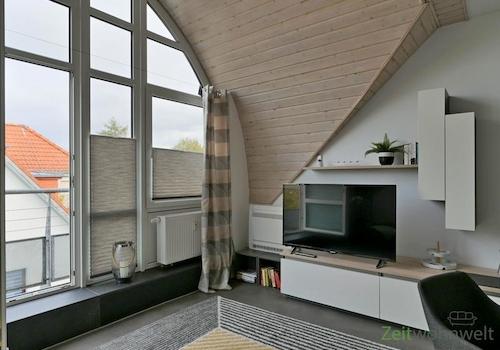 Blick zu TV und Klimaanlage