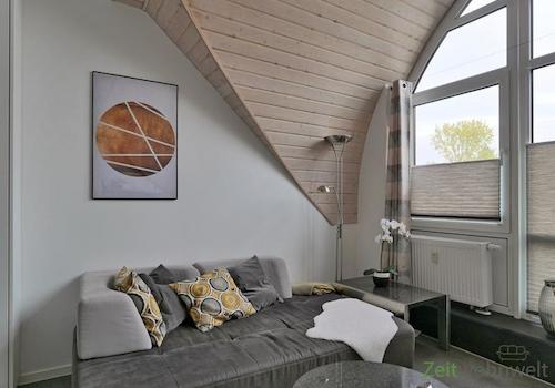 Wohnlandschaft am Fenster