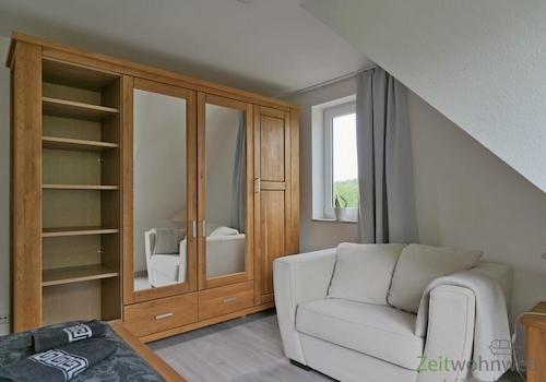 verspiegelter Kleiderschrank