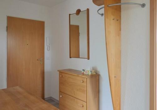 Wohnungsflur mit Garderobe