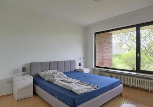 Doppelbett im Schlafzimmer