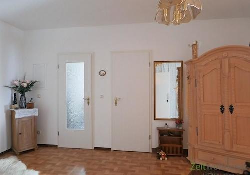 großer Wohnungsflur