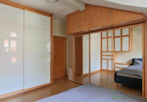 verspiegelte Einbauschränke