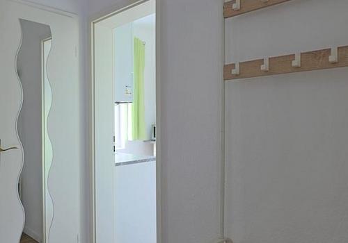 Wohnungsflur mit Garderobe